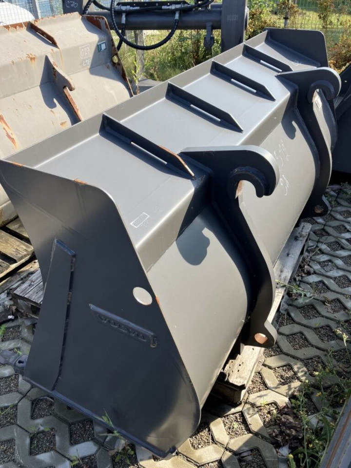 Volvo Schaufel mit Zähnen TPV - Kauss: foto 3 Volvo Schaufel mit Zähnen TPV - Kauss: foto 3
