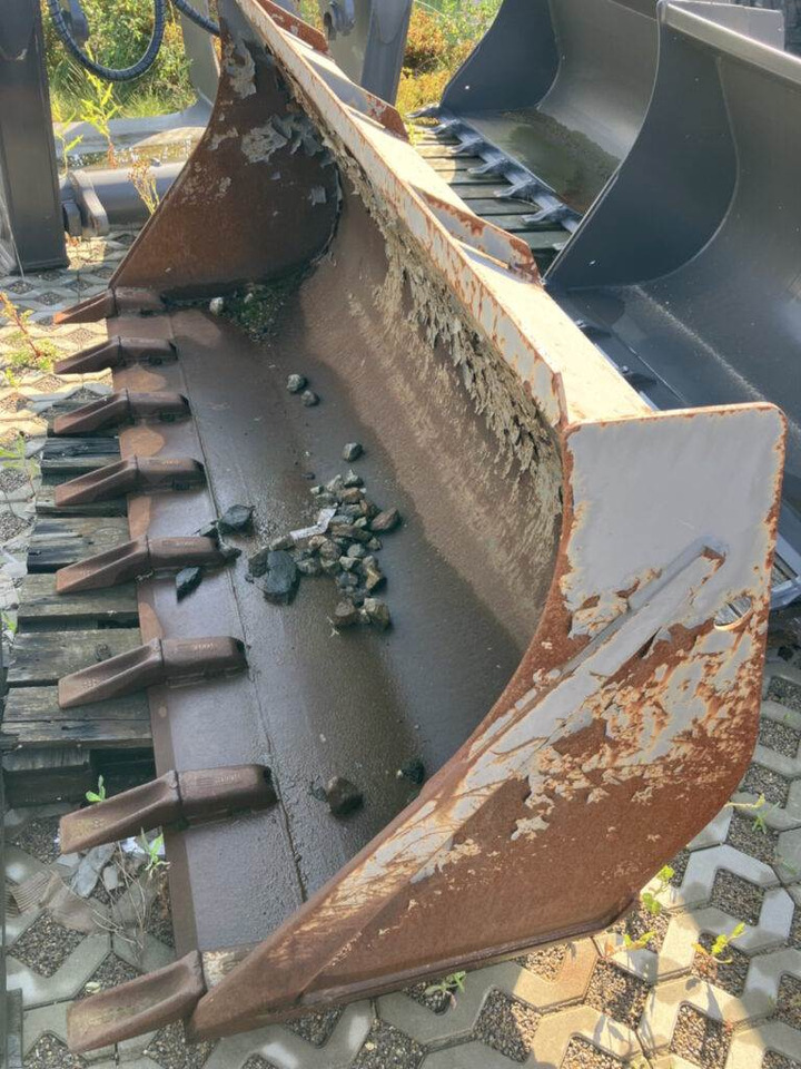 Volvo Schaufel mit Zähnen TPZ - Kauss: foto 3 Volvo Schaufel mit Zähnen TPZ - Kauss: foto 3