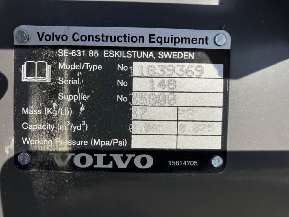 Volvo Tieflöffel mit Zähnen - Ekskavators-iekrāvējs: foto 4 Volvo Tieflöffel mit Zähnen - Ekskavators-iekrāvējs: foto 4
