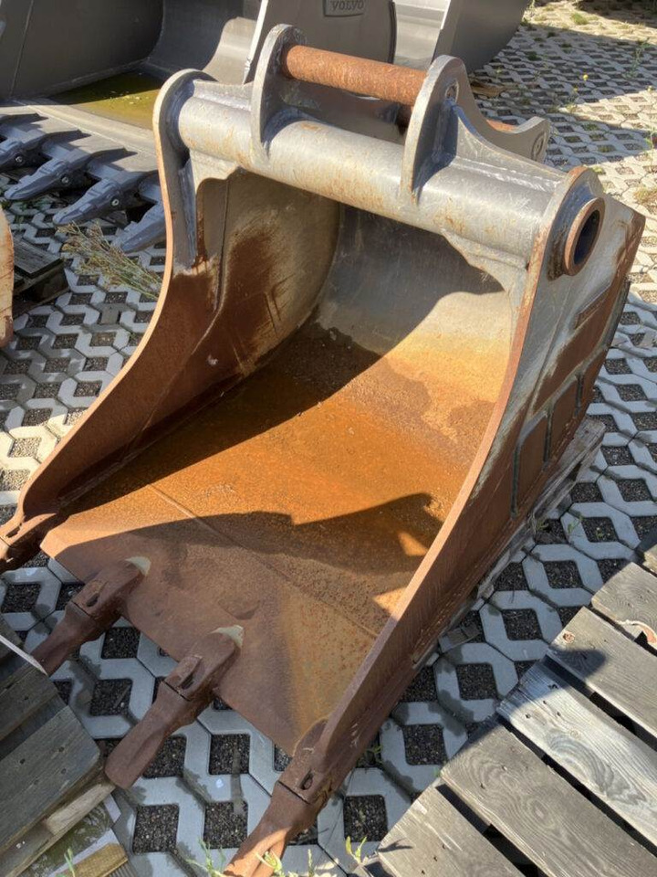 Volvo Tieflöffel mit Zähnen S60 - Ekskavators-iekrāvējs: foto 1 Volvo Tieflöffel mit Zähnen S60 - Ekskavators-iekrāvējs: foto 1