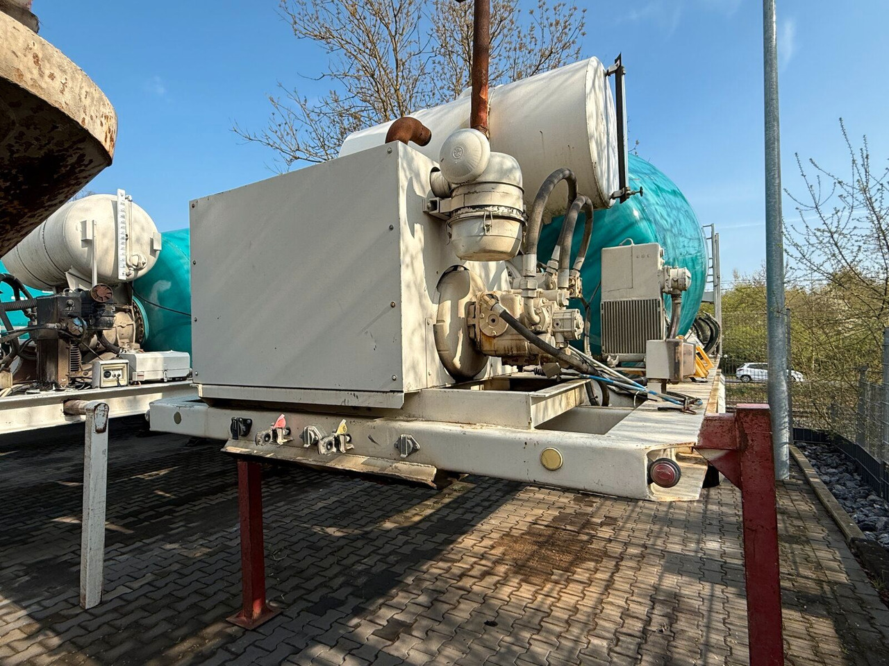 Betonmischer-Auflieger Stetter 10 m³ mit Motor - Betonvedējs: foto 4 Betonmischer-Auflieger Stetter 10 m³ mit Motor - Betonvedējs: foto 4