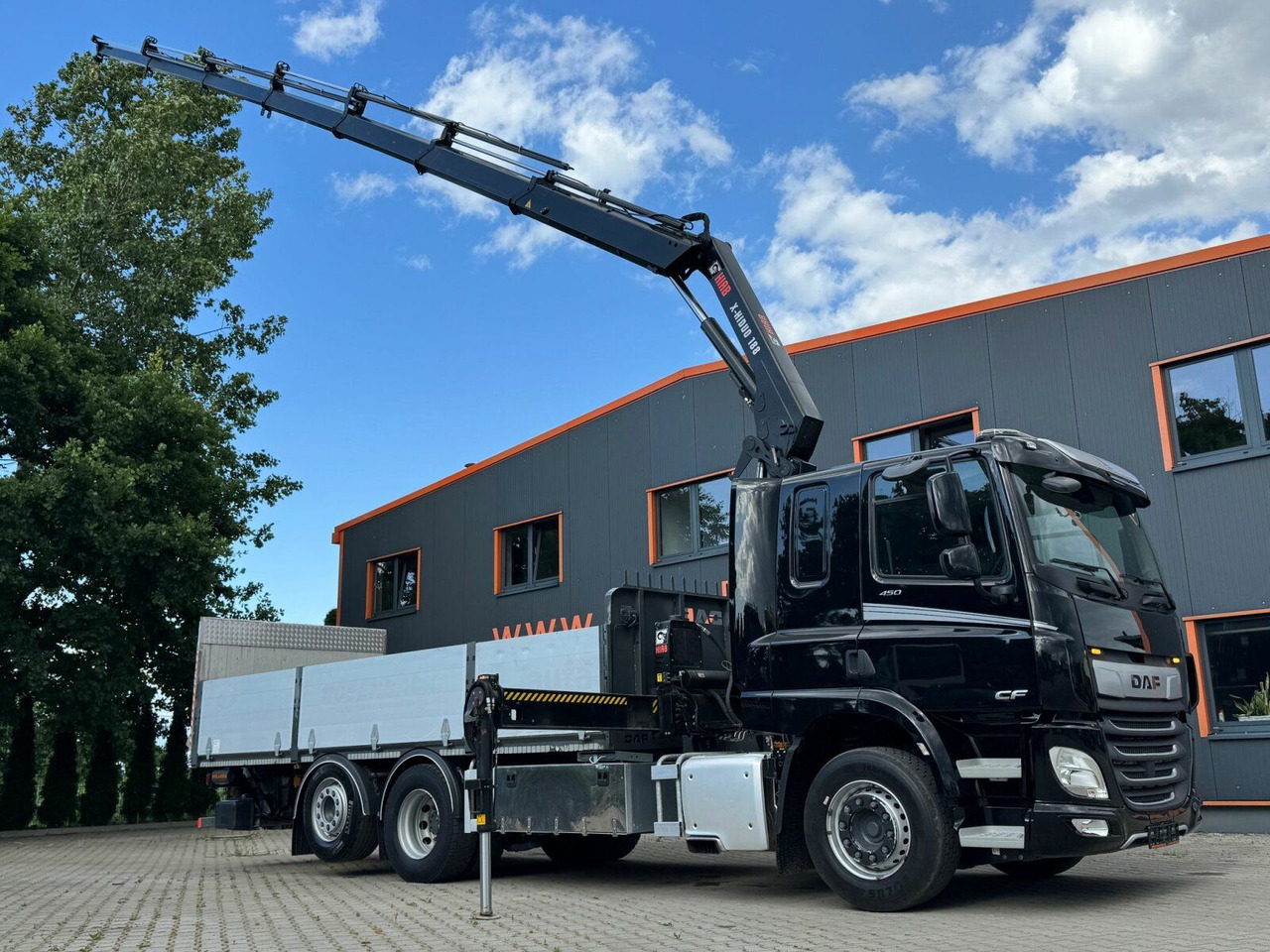 DAF CF 450 FAN 6x2 Pritsche mit Kran HIAB 188 E-6 - Kravas auto ar manipulatoru: foto 1 DAF CF 450 FAN 6x2 Pritsche mit Kran HIAB 188 E-6 - Kravas auto ar manipulatoru: foto 1