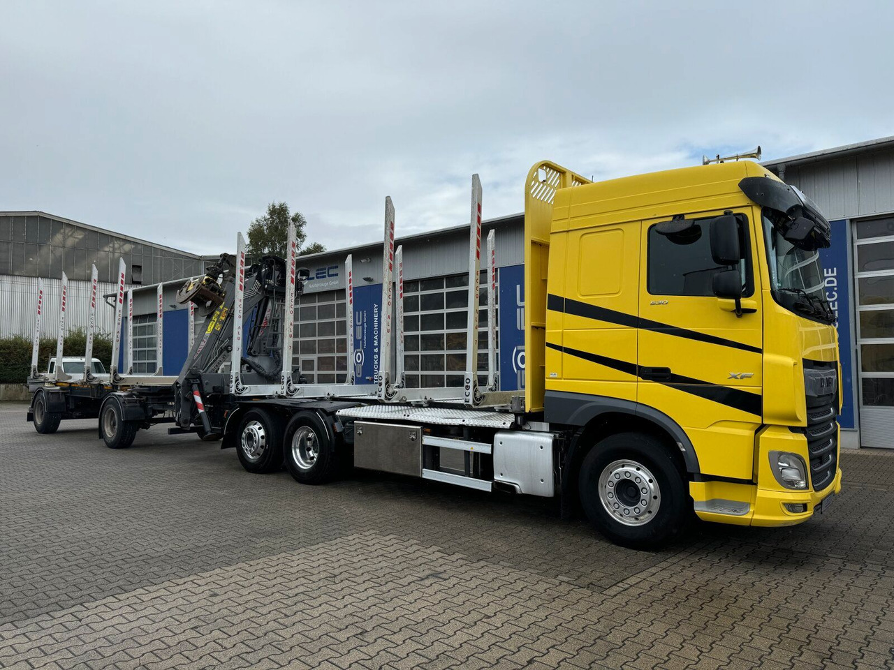 DAF XF 530 6x2 Holztransport Kran PENZ 15Z9.50 *Anh. - Kokvedējs, Kravas auto ar manipulatoru: foto 2 DAF XF 530 6x2 Holztransport Kran PENZ 15Z9.50 *Anh. - Kokvedējs, Kravas auto ar manipulatoru: foto 2