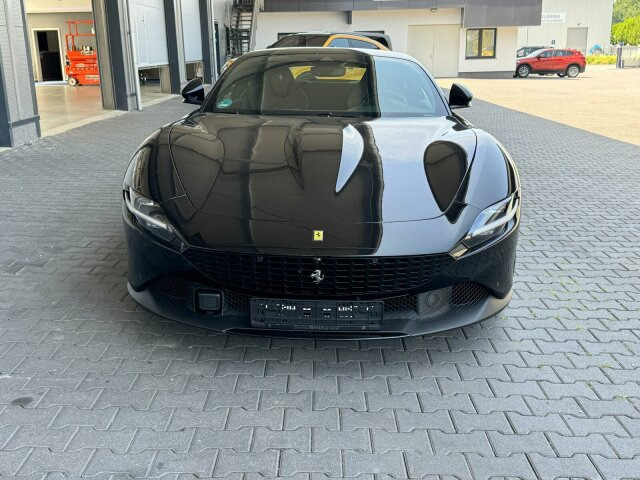 Vieglā automašīna Ferrari Roma Coupe Schwarz: foto 12