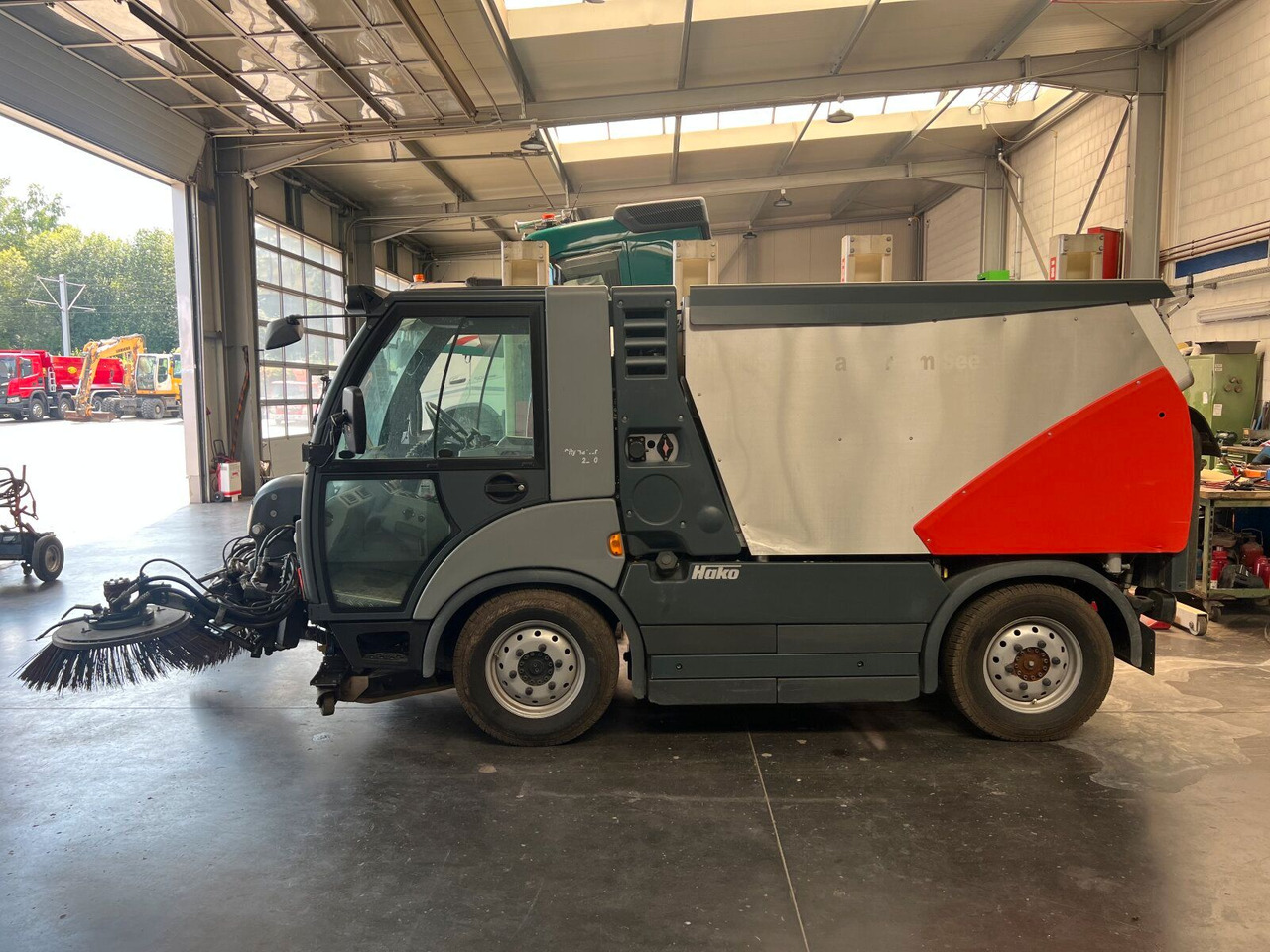 Hako Citymaster CM 2200 Kehrmaschine 2 m³ - Ielu tīrīšanas mašīna: foto 4 Hako Citymaster CM 2200 Kehrmaschine 2 m³ - Ielu tīrīšanas mašīna: foto 4