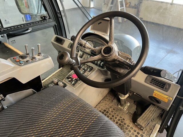 Hako Citymaster CM 2200 Kehrmaschine 2 m³ - Ielu tīrīšanas mašīna: foto 4 Hako Citymaster CM 2200 Kehrmaschine 2 m³ - Ielu tīrīšanas mašīna: foto 4