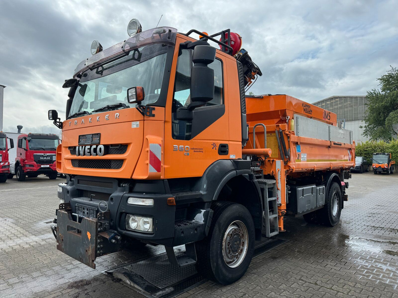 Iveco TRAKKER Kipper Kran TEREX 85.2 Winterdienst - Kravas automašīna pašizgāzējs, Kravas auto ar manipulatoru: foto 2 Iveco TRAKKER Kipper Kran TEREX 85.2 Winterdienst - Kravas automašīna pašizgāzējs, Kravas auto ar manipulatoru: foto 2