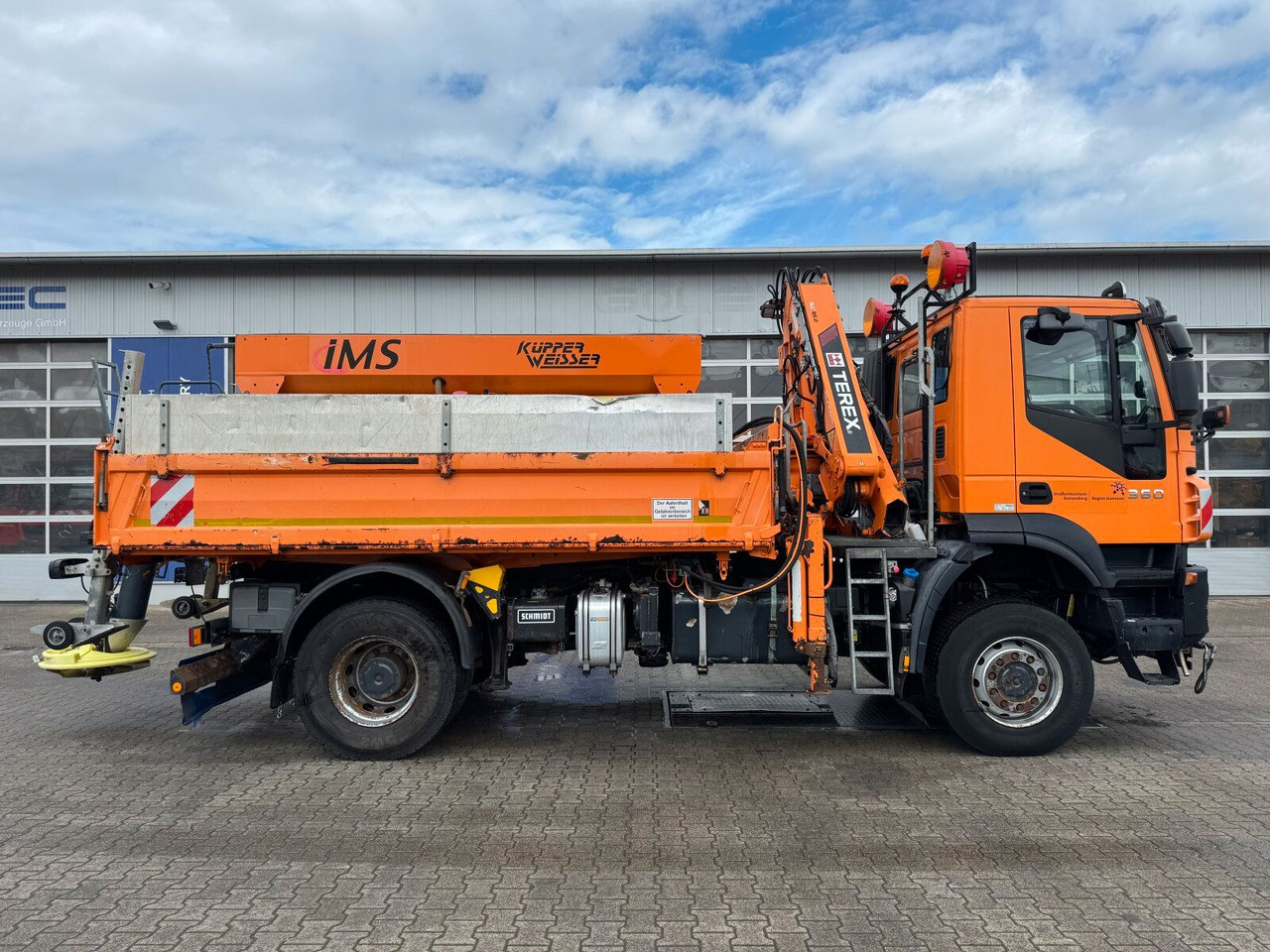 Iveco TRAKKER Kipper Kran TEREX 85.2 Winterdienst - Kravas automašīna pašizgāzējs, Kravas auto ar manipulatoru: foto 3 Iveco TRAKKER Kipper Kran TEREX 85.2 Winterdienst - Kravas automašīna pašizgāzējs, Kravas auto ar manipulatoru: foto 3