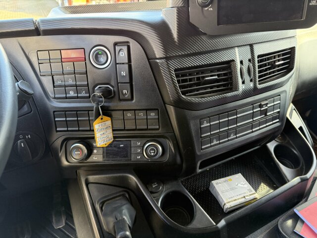 Iveco X-Way 480 6x2 Abrollkipper Palfinger PH T20 SLD5 - Pacēlājs ar āķi: foto 3 Iveco X-Way 480 6x2 Abrollkipper Palfinger PH T20 SLD5 - Pacēlājs ar āķi: foto 3