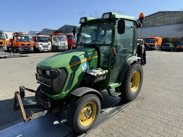 Komunālais traktors John Deere 3520 Kommunaltrak. Frontkraftheber Kuppeldreieck: foto 13