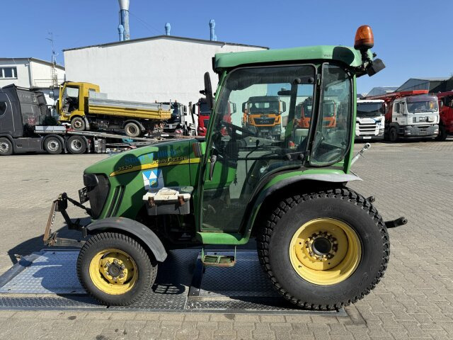 Komunālais traktors John Deere 3520 Kommunaltrak. Frontkraftheber Kuppeldreieck: foto 12