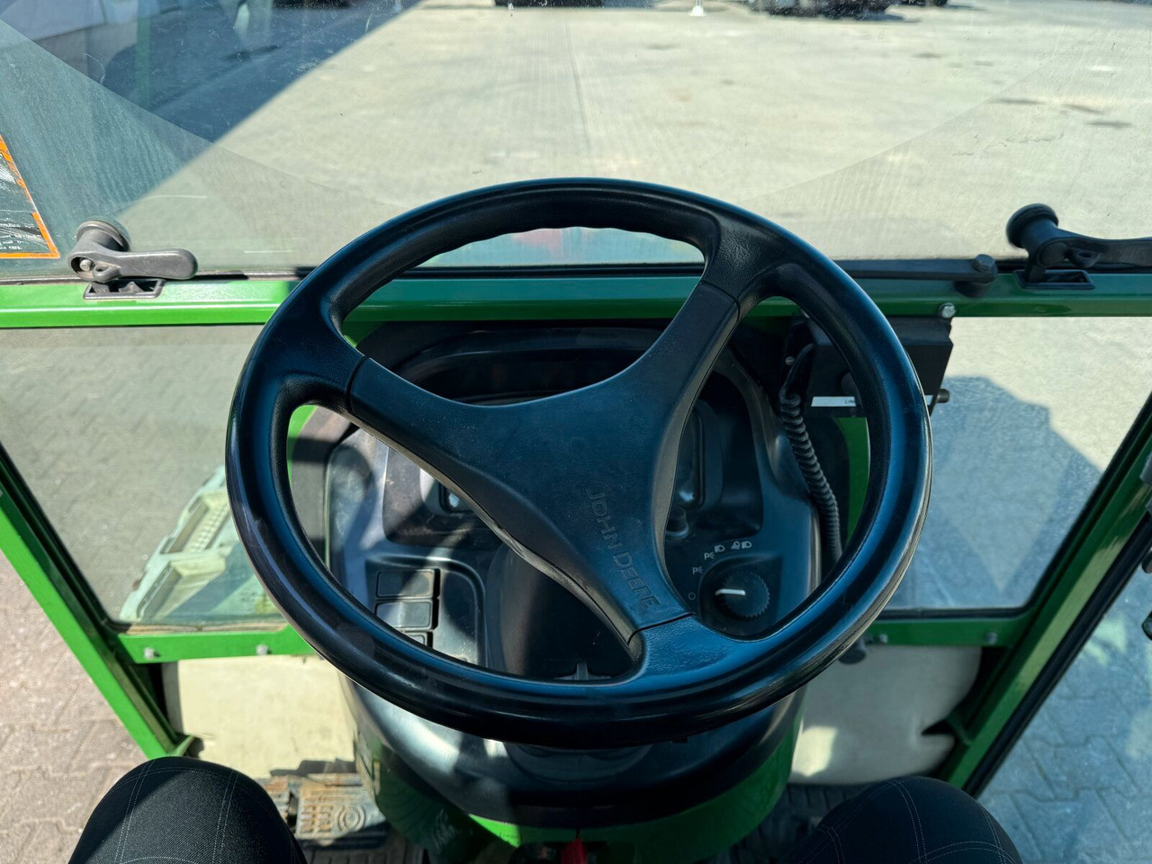 John Deere 3520 Kommunaltrak. Frontkraftheber Kuppeldreieck līzingu John Deere 3520 Kommunaltrak. Frontkraftheber Kuppeldreieck: foto 10