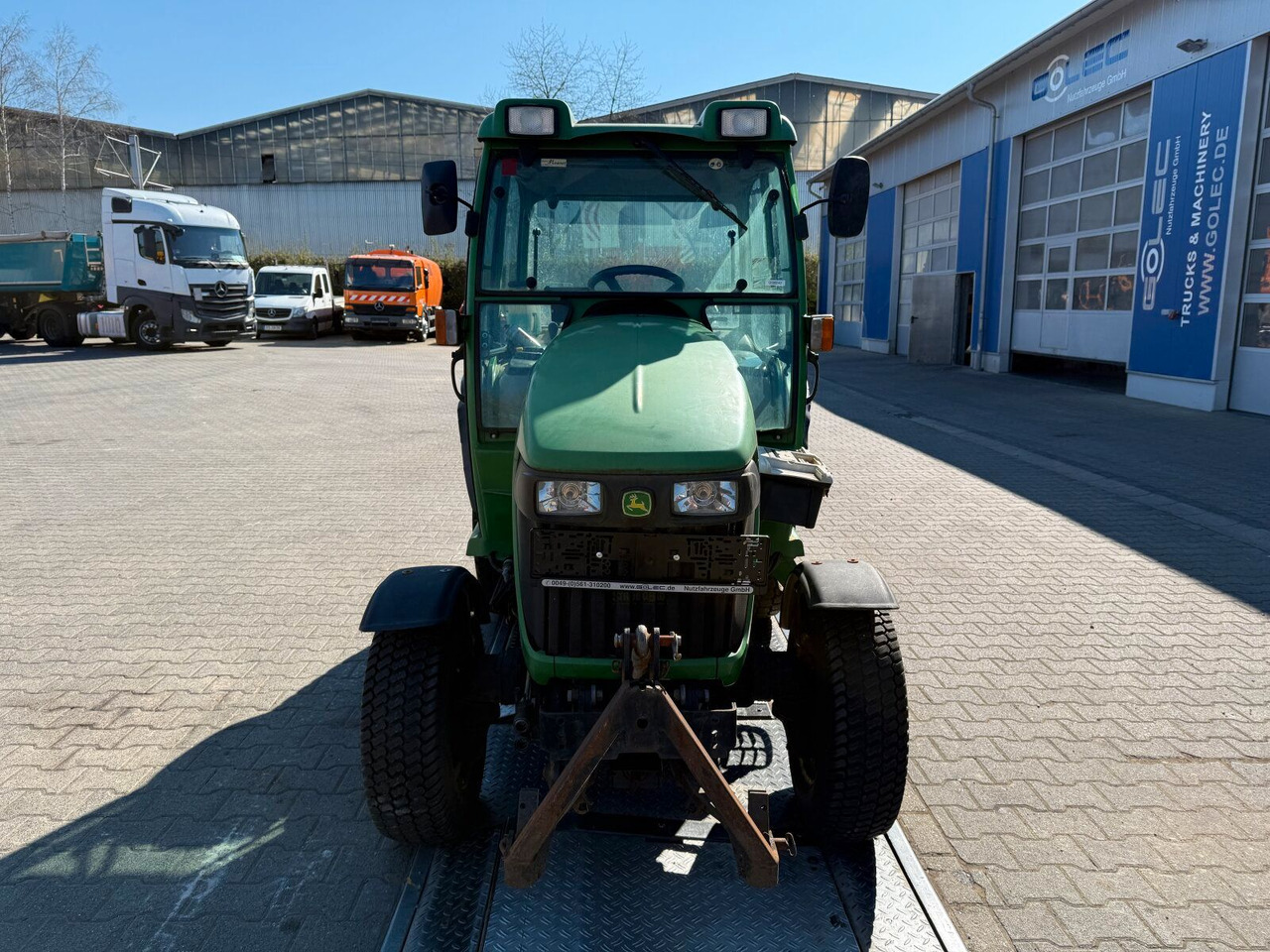 John Deere 3520 Kommunaltrak. Frontkraftheber Kuppeldreieck līzingu John Deere 3520 Kommunaltrak. Frontkraftheber Kuppeldreieck: foto 8