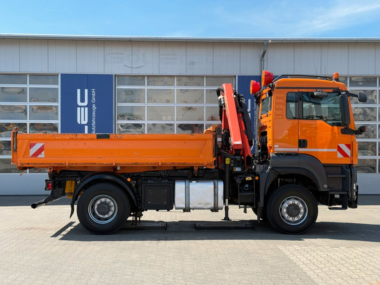 MAN TGA 18.360 4x4 Kipper Kran PALFINGER Winterd. - Kravas auto ar manipulatoru: foto 2 MAN TGA 18.360 4x4 Kipper Kran PALFINGER Winterd. - Kravas auto ar manipulatoru: foto 2