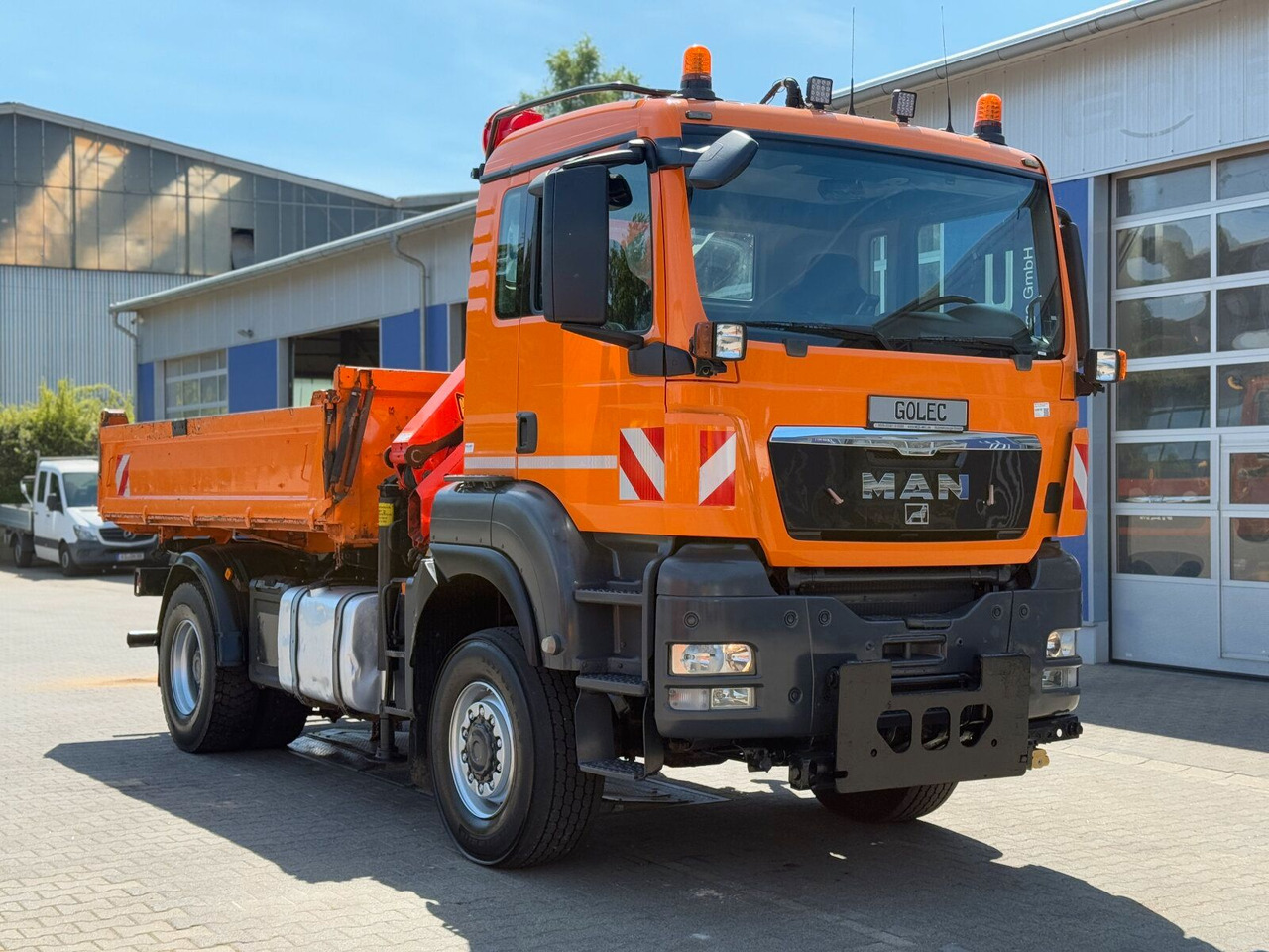 MAN TGA 18.360 4x4 Kipper Kran PALFINGER Winterd. - Kravas automašīna pašizgāzējs, Kravas auto ar manipulatoru: foto 1 MAN TGA 18.360 4x4 Kipper Kran PALFINGER Winterd. - Kravas automašīna pašizgāzējs, Kravas auto ar manipulatoru: foto 1