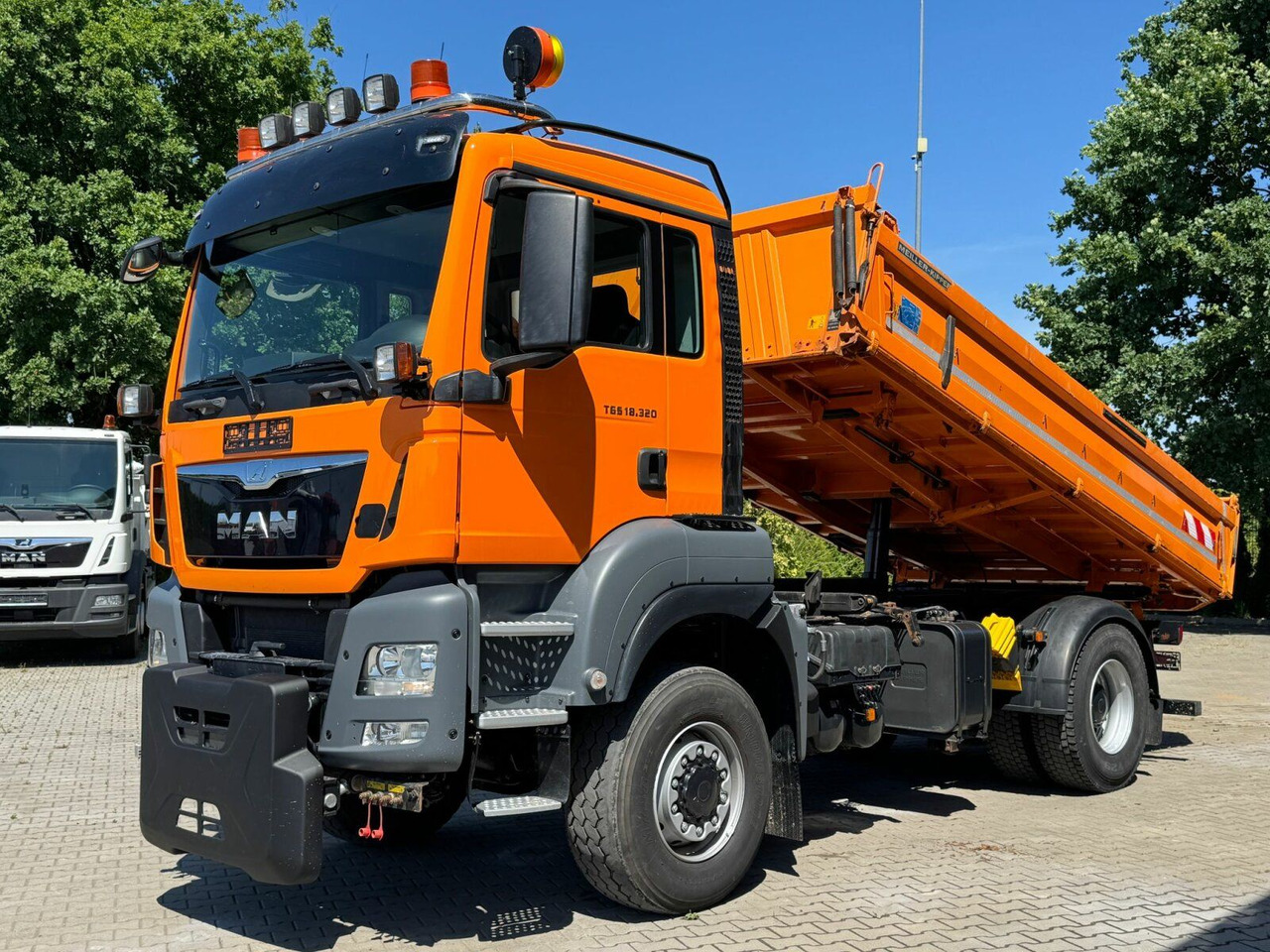 Kravas automašīna pašizgāzējs MAN TGS 18.320 4x4 BL Euro 6 Kipper + Winterdienst: foto 16