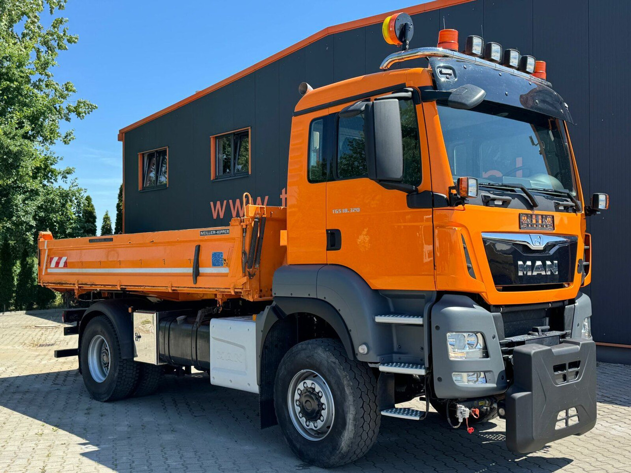 MAN TGS 18.320 4x4 BL Euro 6 Kipper + Winterdienst - Kravas automašīna pašizgāzējs: foto 1 MAN TGS 18.320 4x4 BL Euro 6 Kipper + Winterdienst - Kravas automašīna pašizgāzējs: foto 1
