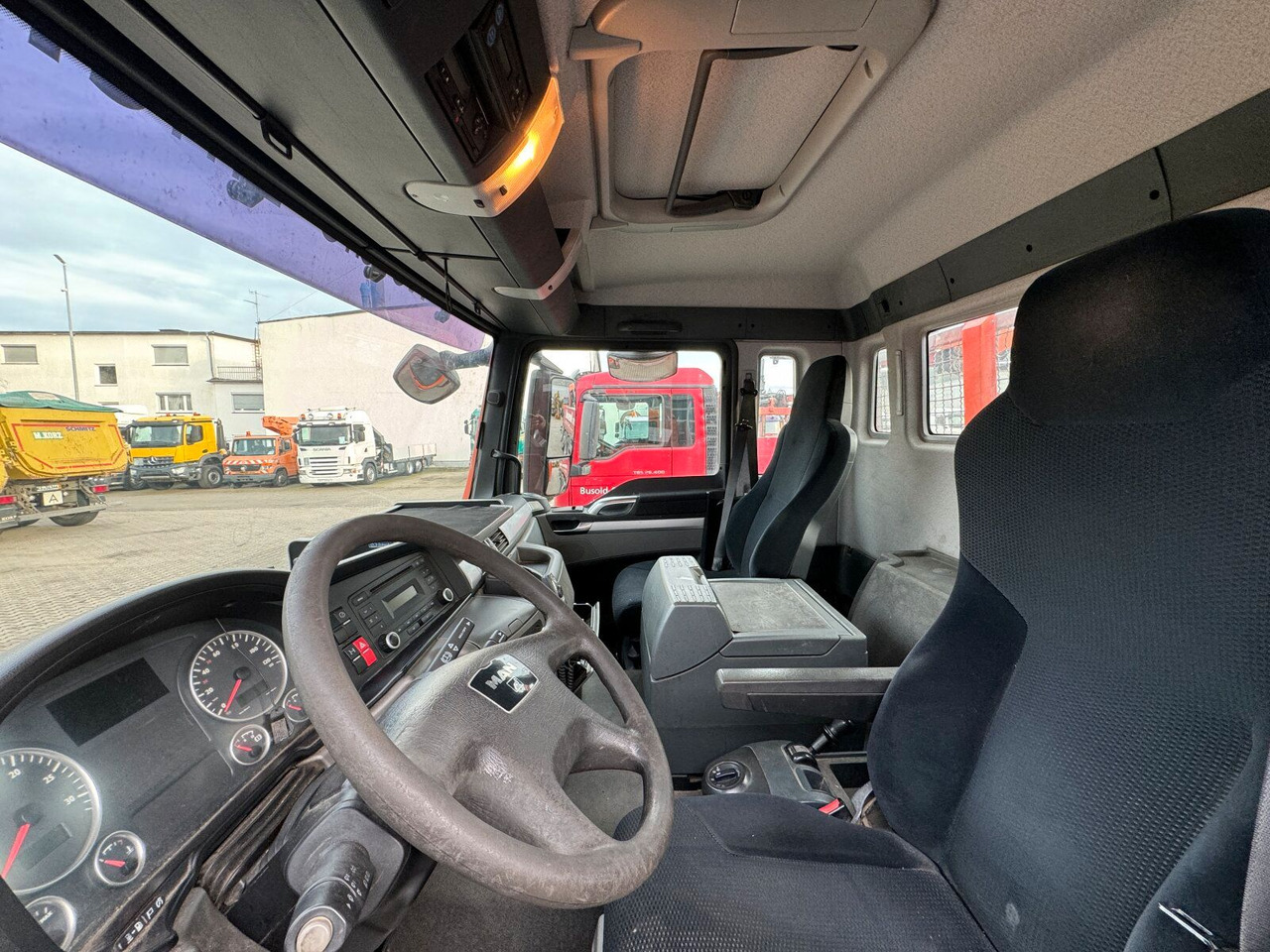 Bortu kravas automašīna/ Platforma, Kravas auto ar manipulatoru MAN TGS 26.400 6x2 Pritsche Kran Palfinger PK 18001L: foto 10