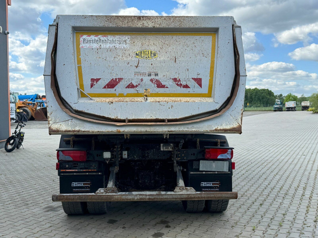 Būvgružu konteineru vedējs MAN TGS 35.460 8x6 BB Muldenkipper Meiller: foto 10