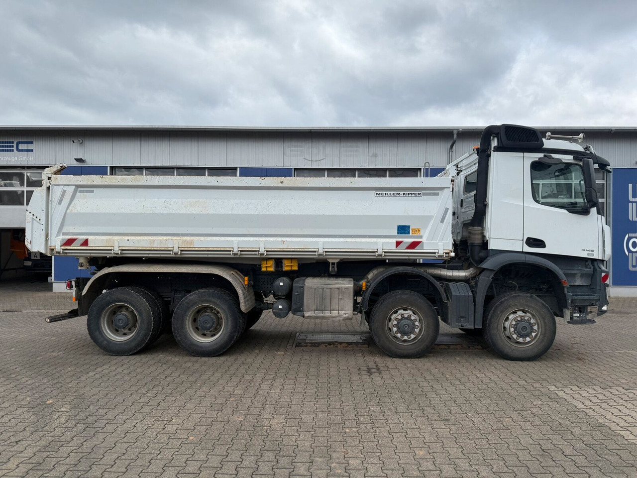 Mercedes-Benz 4145 8x8 Meiler Dreiseitenkipper Bordmatik - Kravas automašīna pašizgāzējs: foto 5 Mercedes-Benz 4145 8x8 Meiler Dreiseitenkipper Bordmatik - Kravas automašīna pašizgāzējs: foto 5
