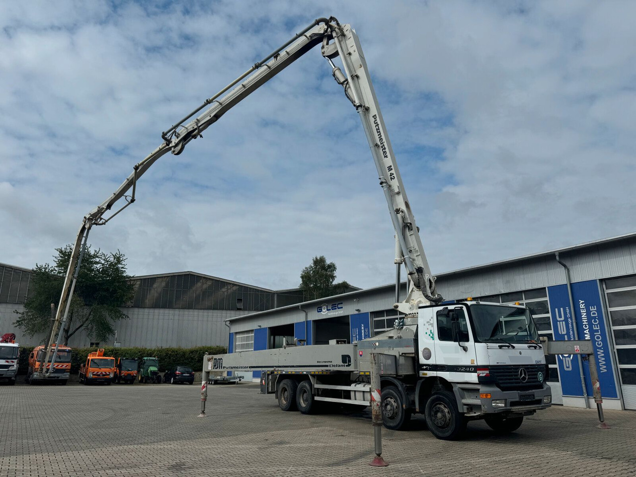 Mercedes-Benz ACTROS 3240 8x4 Betonpumpe PUTZMEISTER BSF 42 M - Betona sūknis: foto 2 Mercedes-Benz ACTROS 3240 8x4 Betonpumpe PUTZMEISTER BSF 42 M - Betona sūknis: foto 2