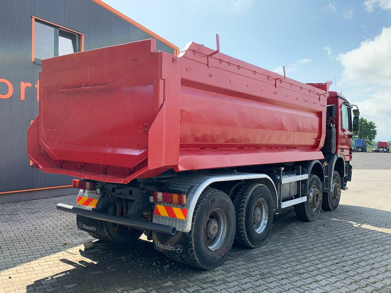 Mercedes-Benz ACTROS 4141 EURO4 8x8 Muldenkipper - Kravas automašīna pašizgāzējs: foto 5 Mercedes-Benz ACTROS 4141 EURO4 8x8 Muldenkipper - Kravas automašīna pašizgāzējs: foto 5