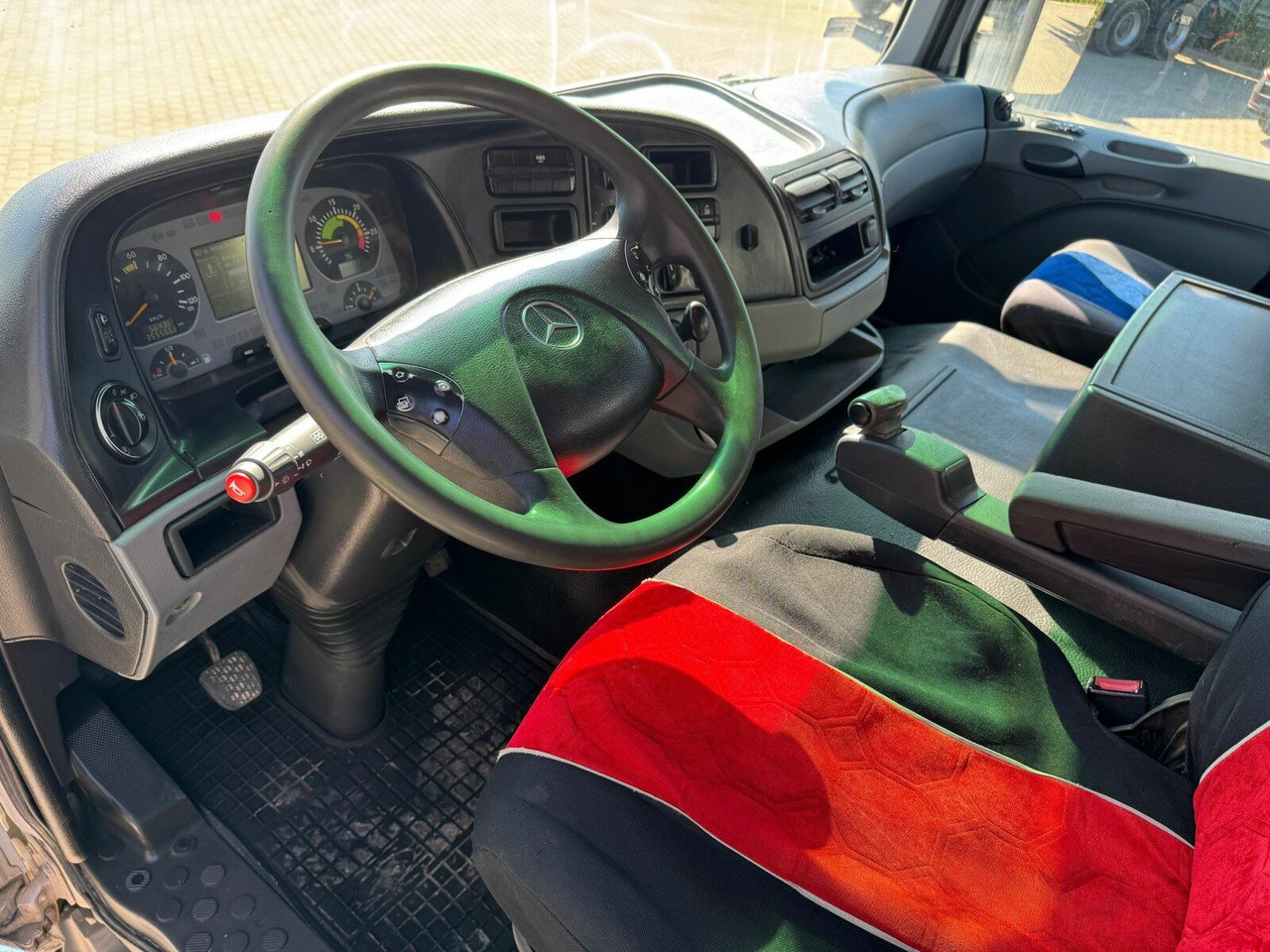 Kravas automašīna pašizgāzējs Mercedes-Benz ACTROS 4144 8x8 EURO4 DSK Meiller: foto 14