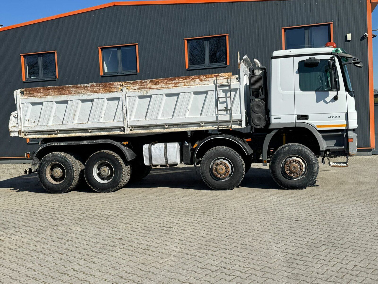 Mercedes-Benz ACTROS 4144 8x8 EURO4 DSK Meiller - Kravas automašīna pašizgāzējs: foto 3 Mercedes-Benz ACTROS 4144 8x8 EURO4 DSK Meiller - Kravas automašīna pašizgāzējs: foto 3
