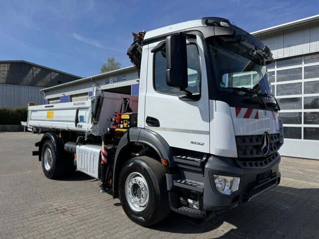Mercedes-Benz AROCS 1832 4x2 Euro 6 Kipper Kran FASSI F120FB - Kravas automašīna pašizgāzējs, Kravas auto ar manipulatoru: foto 1 Mercedes-Benz AROCS 1832 4x2 Euro 6 Kipper Kran FASSI F120FB - Kravas automašīna pašizgāzējs, Kravas auto ar manipulatoru: foto 1