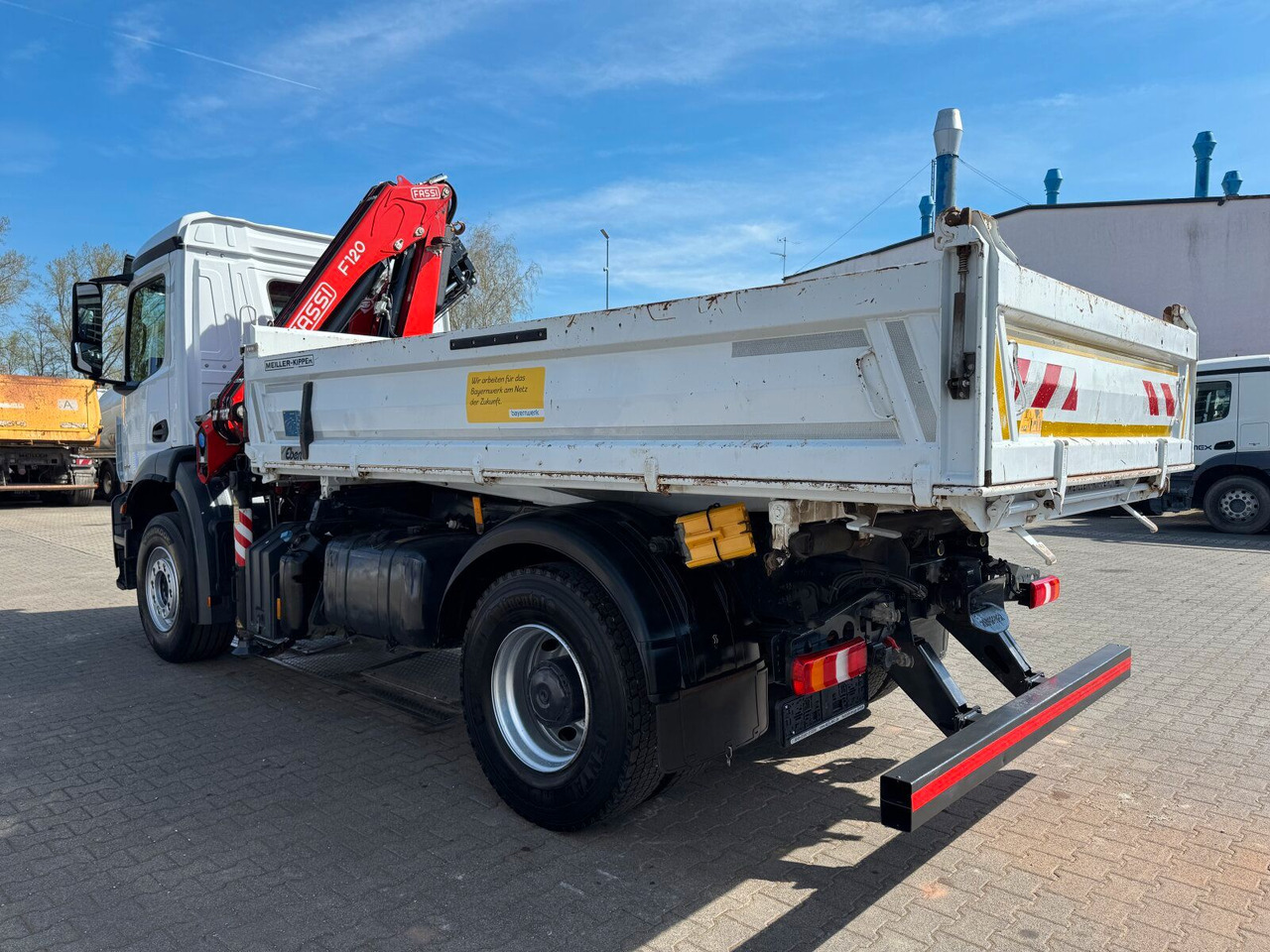 Mercedes-Benz AROCS 1832 4x2 Euro 6 Kipper Kran FASSI F120FB - Kravas automašīna pašizgāzējs, Kravas auto ar manipulatoru: foto 5 Mercedes-Benz AROCS 1832 4x2 Euro 6 Kipper Kran FASSI F120FB - Kravas automašīna pašizgāzējs, Kravas auto ar manipulatoru: foto 5