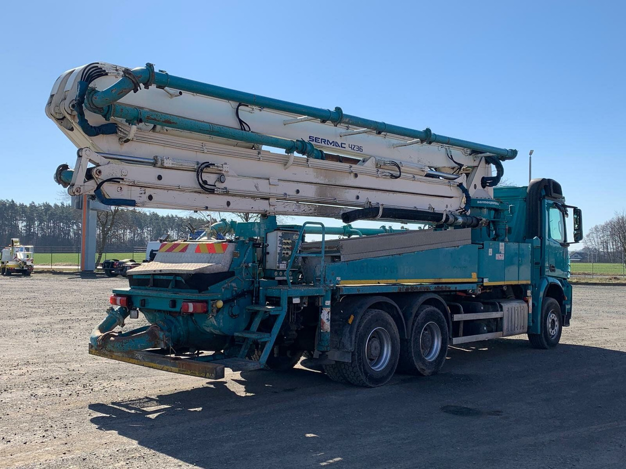 Mercedes-Benz AROCS 2636 6x4 Euro 6 Betonpumpe SERMAC 4Z36 - Betona sūknis: foto 5 Mercedes-Benz AROCS 2636 6x4 Euro 6 Betonpumpe SERMAC 4Z36 - Betona sūknis: foto 5