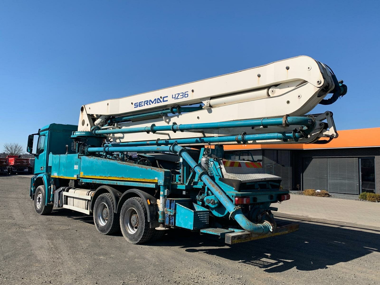 Mercedes-Benz AROCS 2636 6x4 Euro 6 Betonpumpe SERMAC 4Z36 - Betona sūknis: foto 3 Mercedes-Benz AROCS 2636 6x4 Euro 6 Betonpumpe SERMAC 4Z36 - Betona sūknis: foto 3