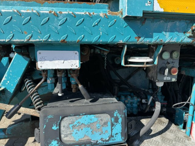 Mercedes-Benz AROCS 2844 6x4 Euro 6 Betonpumpe SERMAC 5Z33 - Betona sūknis: foto 4 Mercedes-Benz AROCS 2844 6x4 Euro 6 Betonpumpe SERMAC 5Z33 - Betona sūknis: foto 4