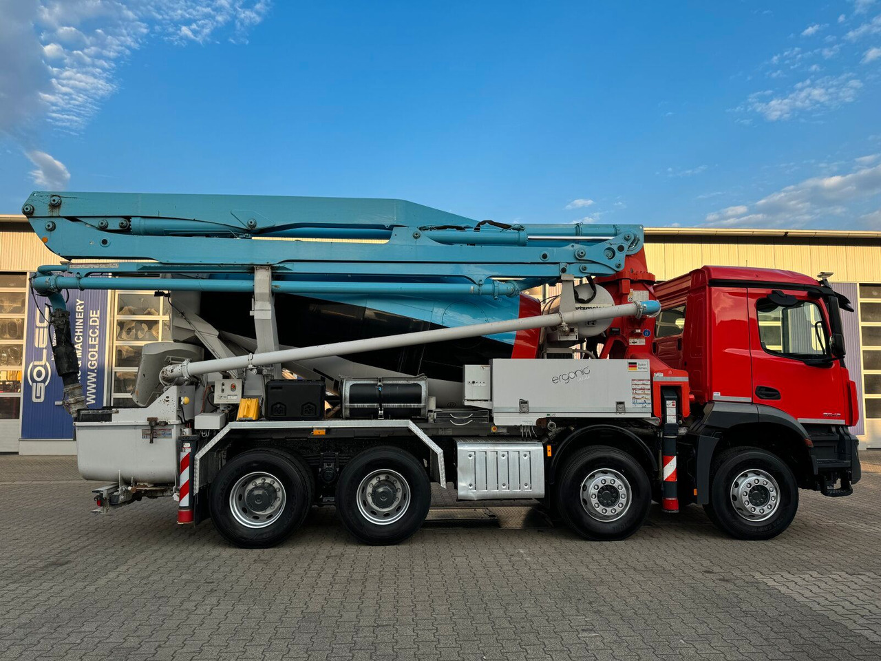 Mercedes-Benz AROCS 3243 8x4 Euro 6 Pumi Putzmeister TMM 24-3 - Betona sūknis: foto 4 Mercedes-Benz AROCS 3243 8x4 Euro 6 Pumi Putzmeister TMM 24-3 - Betona sūknis: foto 4