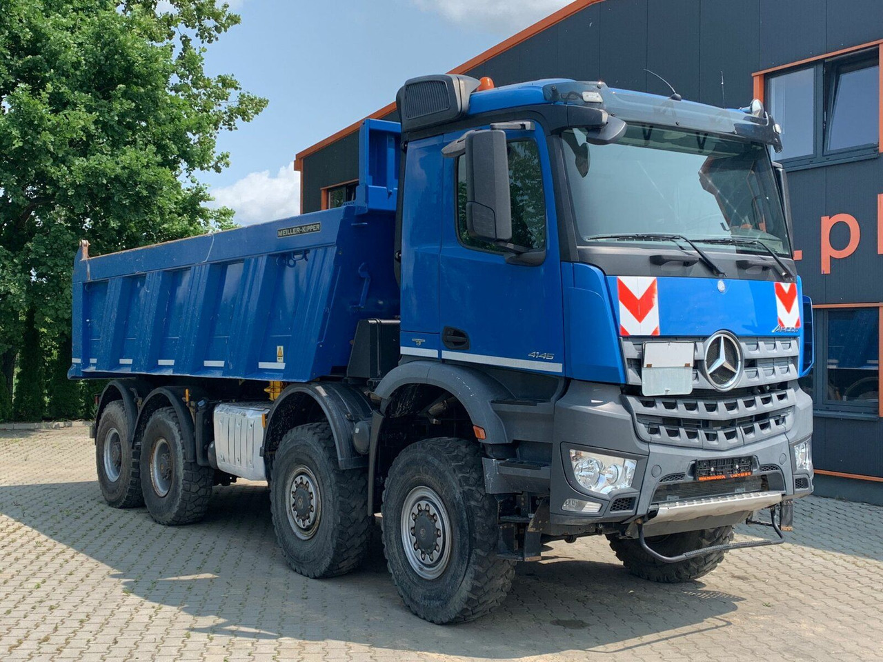 Mercedes-Benz AROCS 4145 8x8 EURO6 Muldenkipper TOP! - Kravas automašīna pašizgāzējs: foto 1 Mercedes-Benz AROCS 4145 8x8 EURO6 Muldenkipper TOP! - Kravas automašīna pašizgāzējs: foto 1