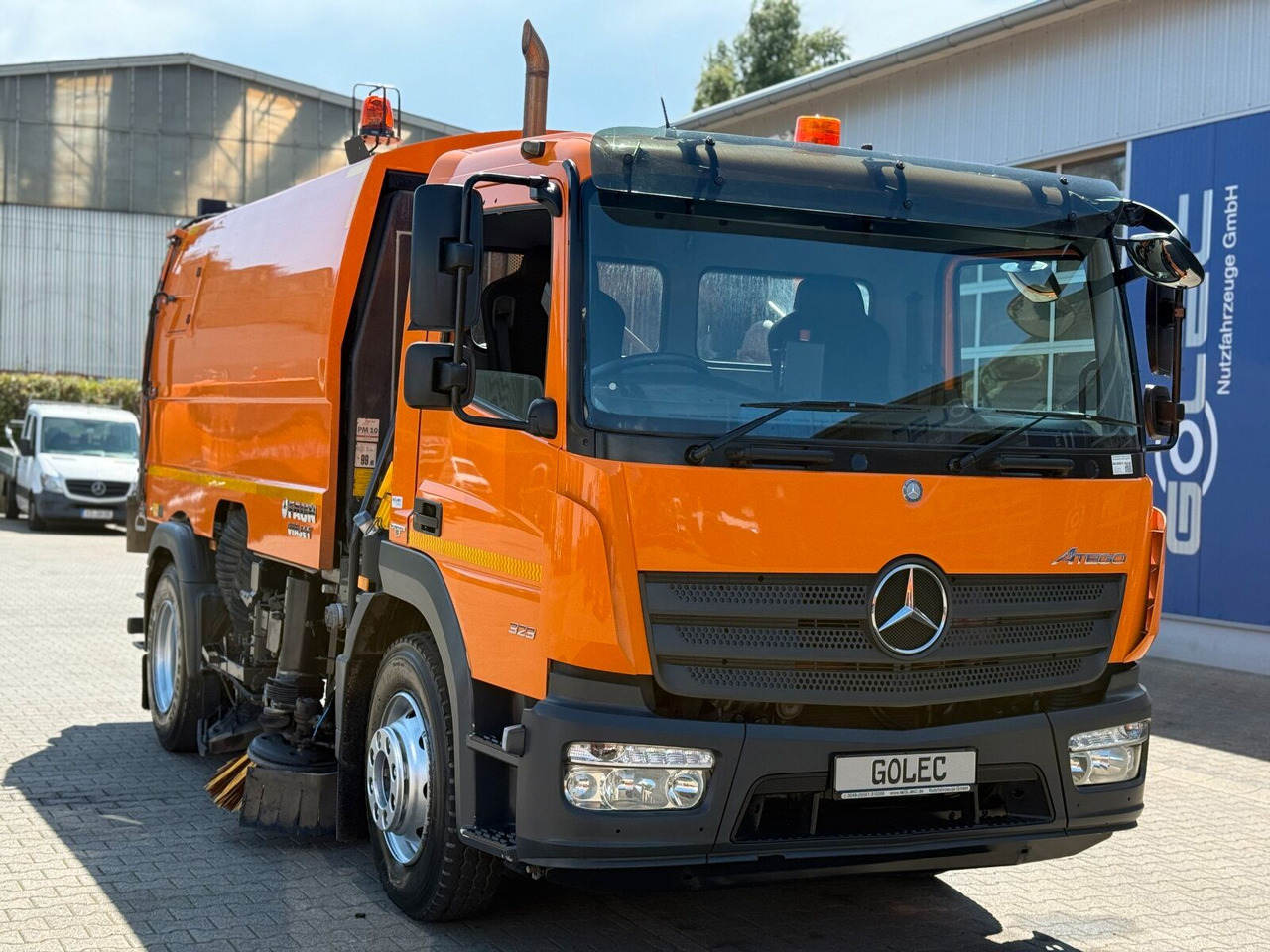 Mercedes-Benz ATEGO 1323 4x2 Kehrmaschine FAUN Viajet 6R/H - Ielu tīrīšanas mašīna: foto 1 Mercedes-Benz ATEGO 1323 4x2 Kehrmaschine FAUN Viajet 6R/H - Ielu tīrīšanas mašīna: foto 1