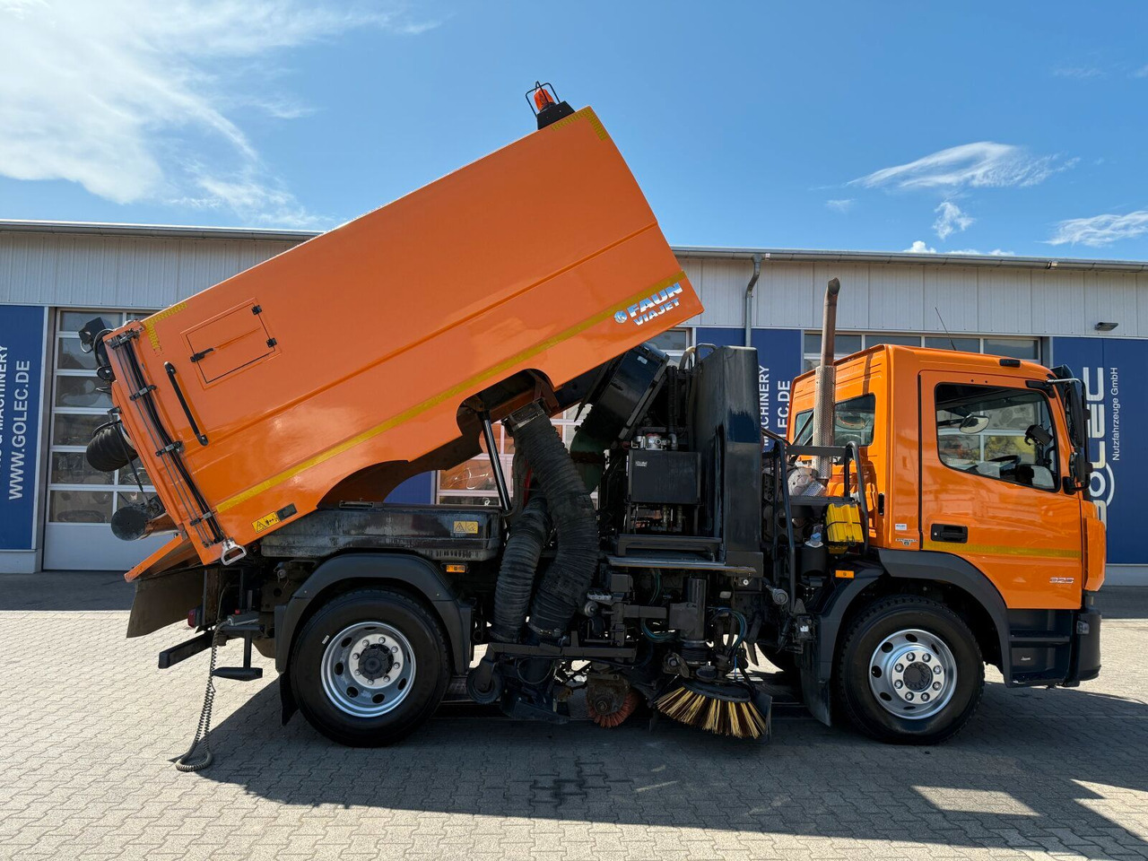 Mercedes-Benz ATEGO 1323 4x2 Kehrmaschine FAUN Viajet 6R/H - Ielu tīrīšanas mašīna: foto 4 Mercedes-Benz ATEGO 1323 4x2 Kehrmaschine FAUN Viajet 6R/H - Ielu tīrīšanas mašīna: foto 4