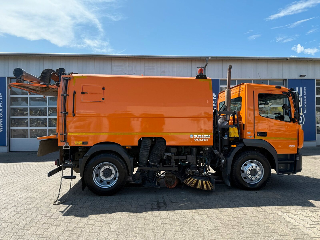 Mercedes-Benz ATEGO 1323 4x2 Kehrmaschine FAUN Viajet 6R/H - Ielu tīrīšanas mašīna: foto 5 Mercedes-Benz ATEGO 1323 4x2 Kehrmaschine FAUN Viajet 6R/H - Ielu tīrīšanas mašīna: foto 5