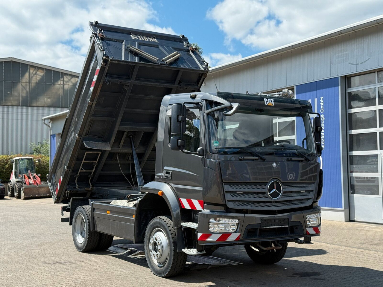 Mercedes-Benz ATEGO 1530 4x4 Euro 6 Meiller Kipper - Kravas automašīna pašizgāzējs: foto 2 Mercedes-Benz ATEGO 1530 4x4 Euro 6 Meiller Kipper - Kravas automašīna pašizgāzējs: foto 2
