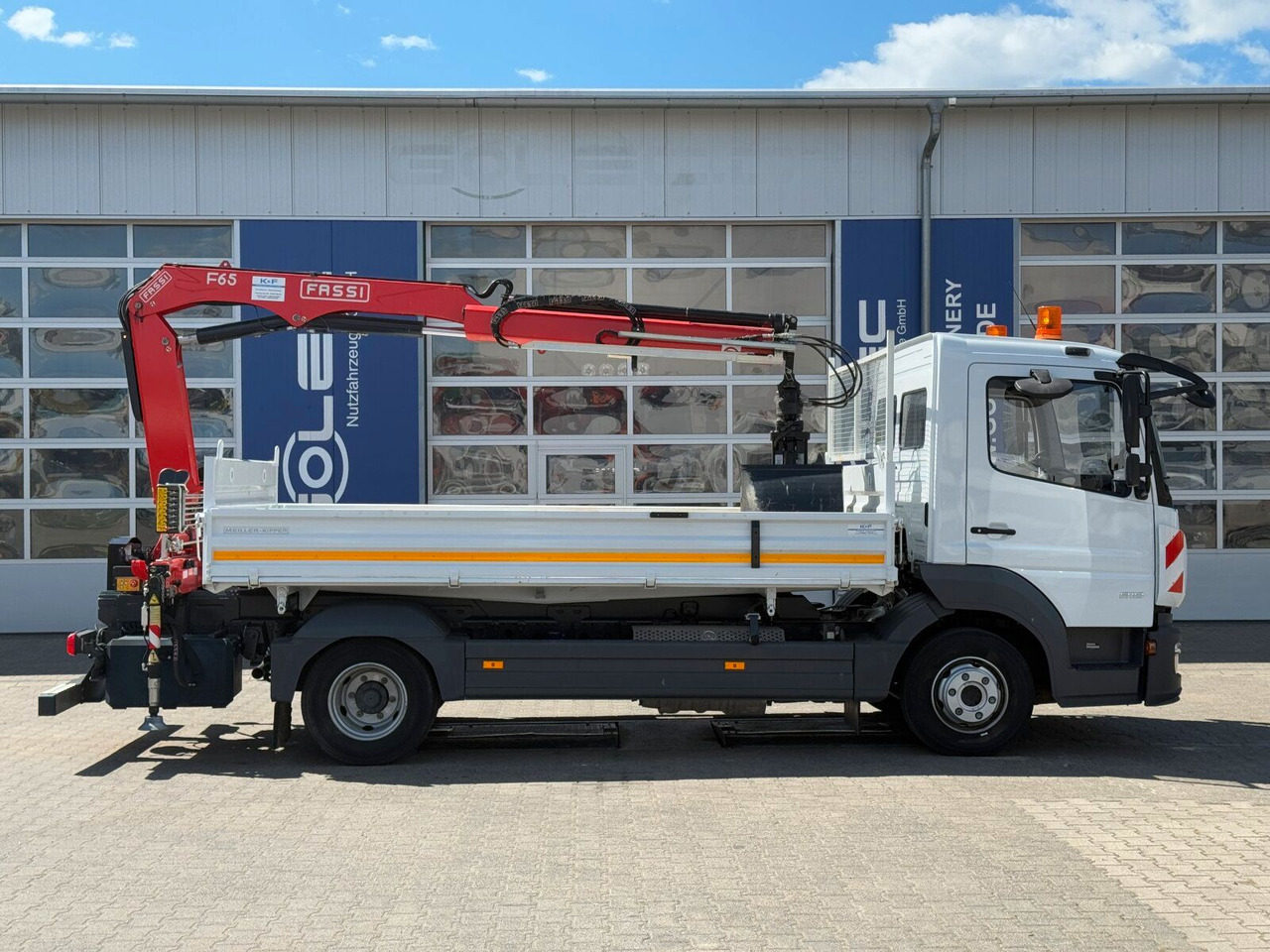 Mercedes-Benz ATEGO 818 4x2 Euro 6 Kipper Kran FASSI F65B.0.22 - Komercauto pašizgāzējs: foto 3 Mercedes-Benz ATEGO 818 4x2 Euro 6 Kipper Kran FASSI F65B.0.22 - Komercauto pašizgāzējs: foto 3
