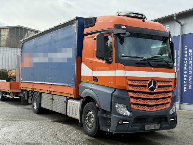 Mercedes-Benz Actros 4x2 Pritsche Plane Laderampe + Anhänger - Kravas automašīna ar tentu: foto 1 Mercedes-Benz Actros 4x2 Pritsche Plane Laderampe + Anhänger - Kravas automašīna ar tentu: foto 1