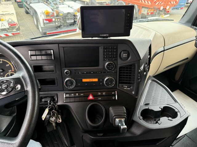 Mercedes-Benz Actros 4x2 Pritsche Plane Laderampe + Anhänger - Kravas automašīna ar tentu: foto 4 Mercedes-Benz Actros 4x2 Pritsche Plane Laderampe + Anhänger - Kravas automašīna ar tentu: foto 4