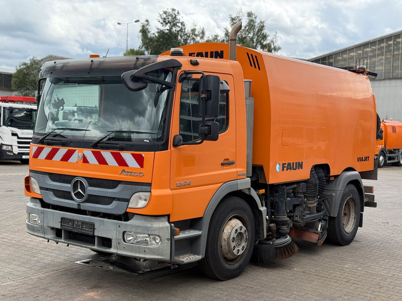 Ielu tīrīšanas mašīna Mercedes-Benz Atego 1324 4x2 Kehrmaschine Viajet 6R/L: foto 7