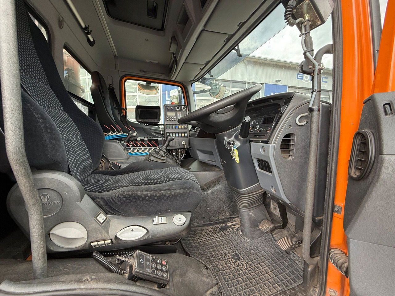 Ielu tīrīšanas mašīna Mercedes-Benz Atego 1324 4x2 Kehrmaschine Viajet 6R/L: foto 8