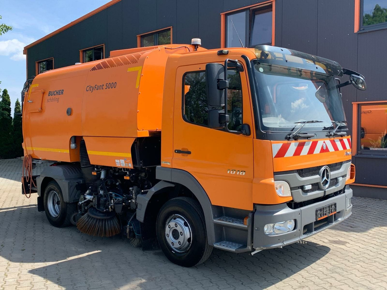 Mercedes-Benz Atego Kehrmaschine BUCHER CITYFANT 5000 - Ielu tīrīšanas mašīna: foto 1 Mercedes-Benz Atego Kehrmaschine BUCHER CITYFANT 5000 - Ielu tīrīšanas mašīna: foto 1