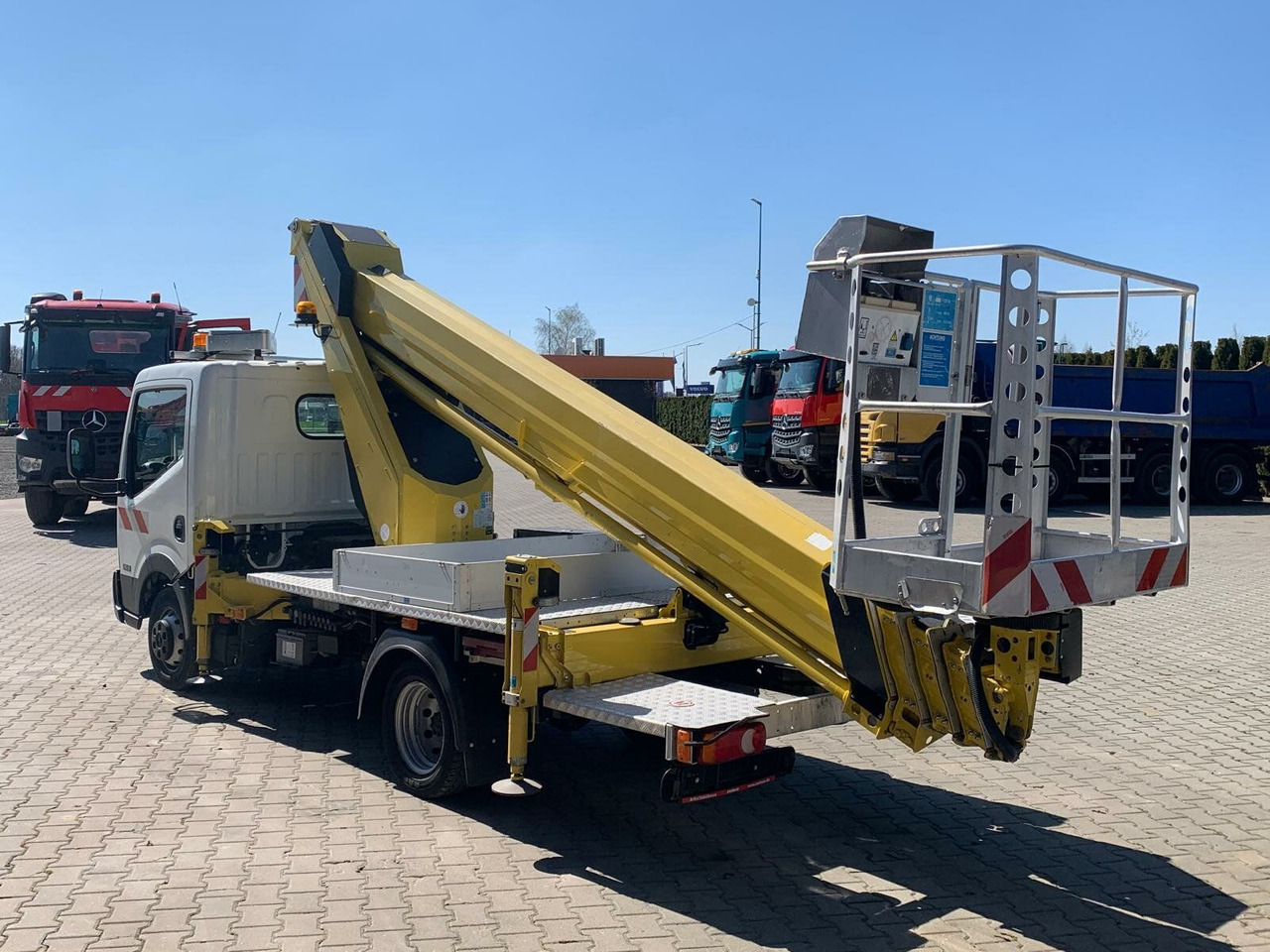 Nissan Cabstar 4x2 Ruthmann Steiger TB 270 - Autopacēlājs: foto 4 Nissan Cabstar 4x2 Ruthmann Steiger TB 270 - Autopacēlājs: foto 4