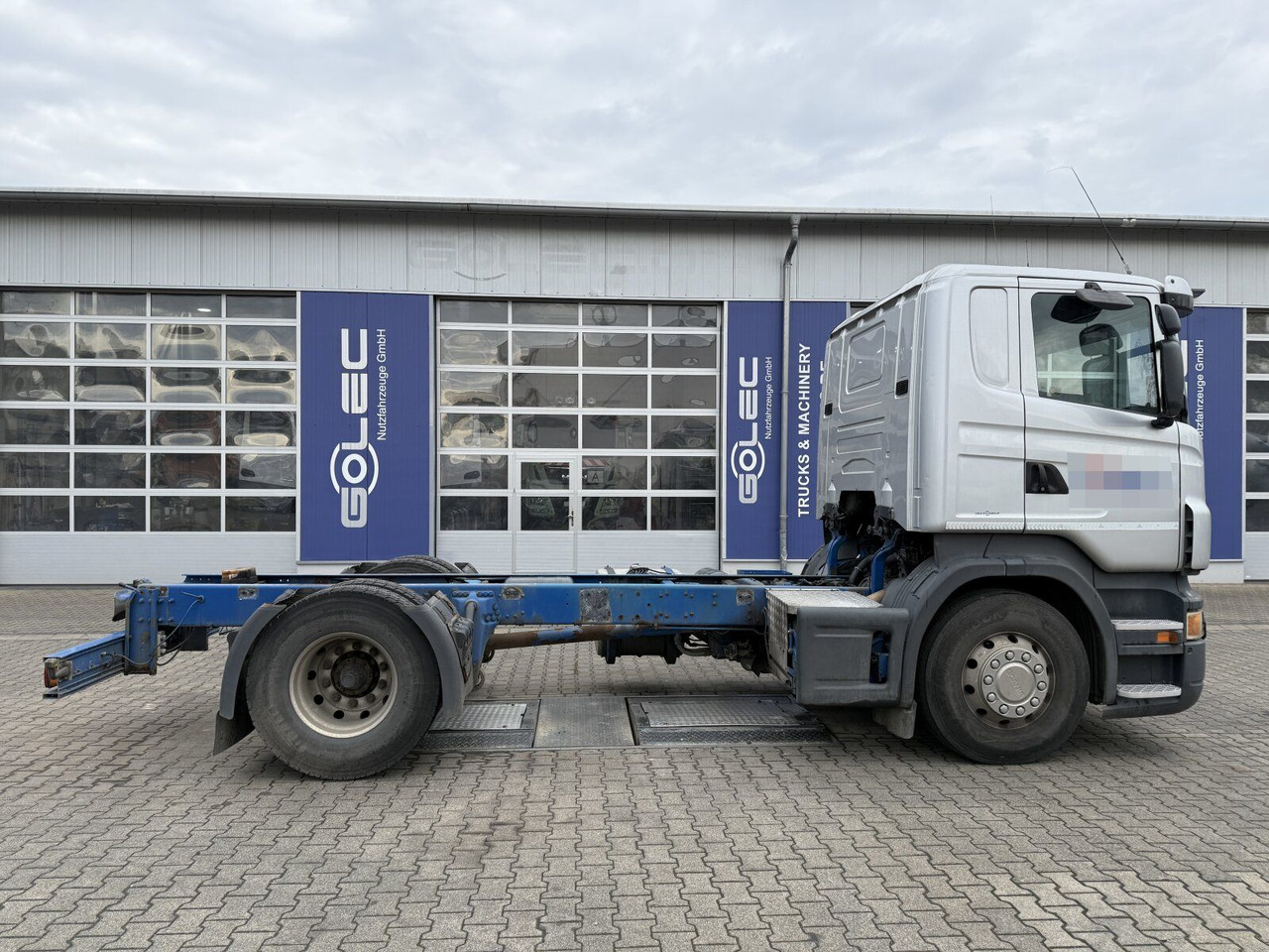Scania R 420 Tankwagen ADR Fahrgestell Retarder Volluft - Autocisterna: foto 2 Scania R 420 Tankwagen ADR Fahrgestell Retarder Volluft - Autocisterna: foto 2
