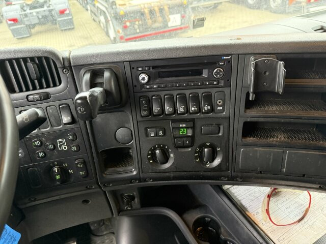 Scania R560 6x4 Holztransport Kran LOGLIFT HIAB 140S79R - Kokvedējs, Kravas auto ar manipulatoru: foto 4 Scania R560 6x4 Holztransport Kran LOGLIFT HIAB 140S79R - Kokvedējs, Kravas auto ar manipulatoru: foto 4