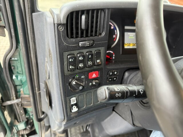 Scania R560 6x4 Holztransport Kran LOGLIFT HIAB 140S79R - Kokvedējs, Kravas auto ar manipulatoru: foto 3 Scania R560 6x4 Holztransport Kran LOGLIFT HIAB 140S79R - Kokvedējs, Kravas auto ar manipulatoru: foto 3