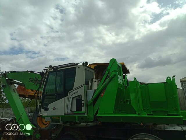 Sennebogen 818-E Umschlagbagger - 83 Ton - mit Greifer - Riteņu ekskavators: foto 2 Sennebogen 818-E Umschlagbagger - 83 Ton - mit Greifer - Riteņu ekskavators: foto 2